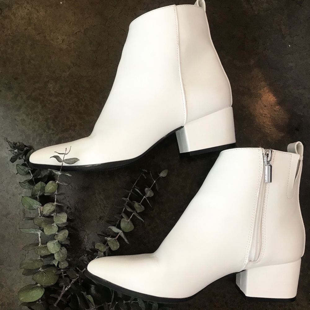 Pointed-Toe Leather Booties